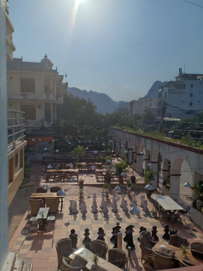 Starlet Hotel Phong Nha Exterior photo